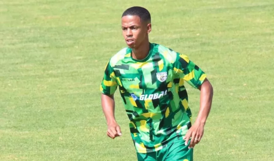 Luciano van Heerden warming-up for Baroka FC