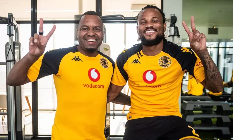 Itumeleng Khune and Edmilson Dove at training