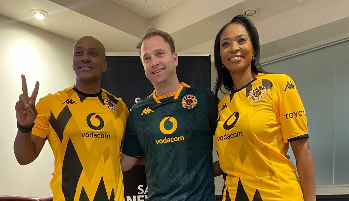 Barcelona's new away jersey took Kaizer Chiefs by surprise - Jessica  Motaung
