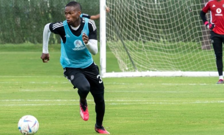 Sephelo Baloni in Orlando Pirates colours.