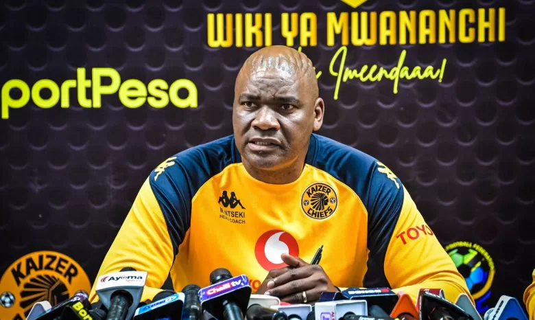 Molefi Ntseki of Kaizer Chiefs addressing the media