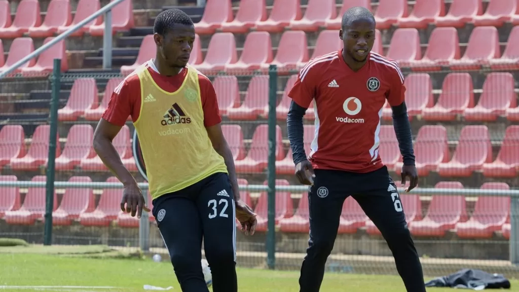 Ndumiso Mabena spotted at new PSL side.