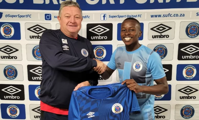 Siphesihle Ndlovu with Gavin Hunt after joining SuperSport United