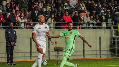 Chippa United midfielder Goodman Mosele and Orlando Pirates' Monnapule Saleng in action