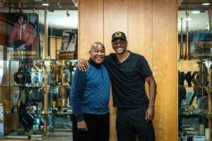 Kaizer Motaung and Efmamjjasond Gonzáles Palacios during the unveiling