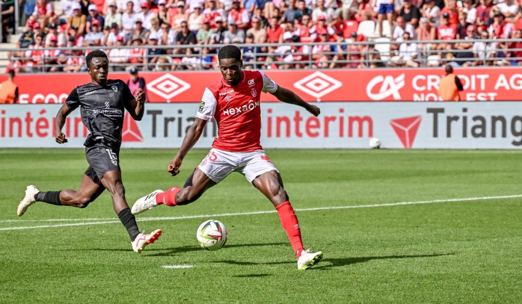 Former Orlando Pirates midfielder Marshall Munetsi in action for Stade Reims.