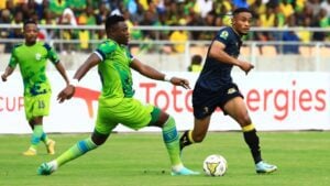 Ranga Chivaviro and Yannick Bangala during the CAF Confederation Cup clash