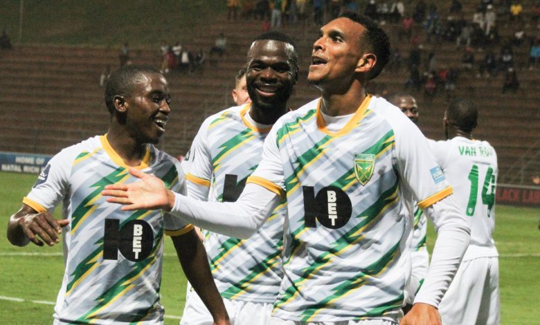 Golden Arrows players Ryan Moon, Knox Mutizwa and Siyanda Mthanti