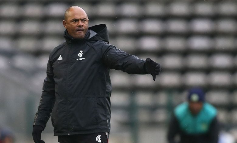 Shaun Bartlett demands a reaction from his Cape Town Spurs players 