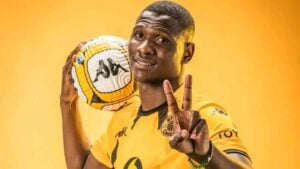 Thatayaone Ditlhokwe in Kaizer Chiefs colours.