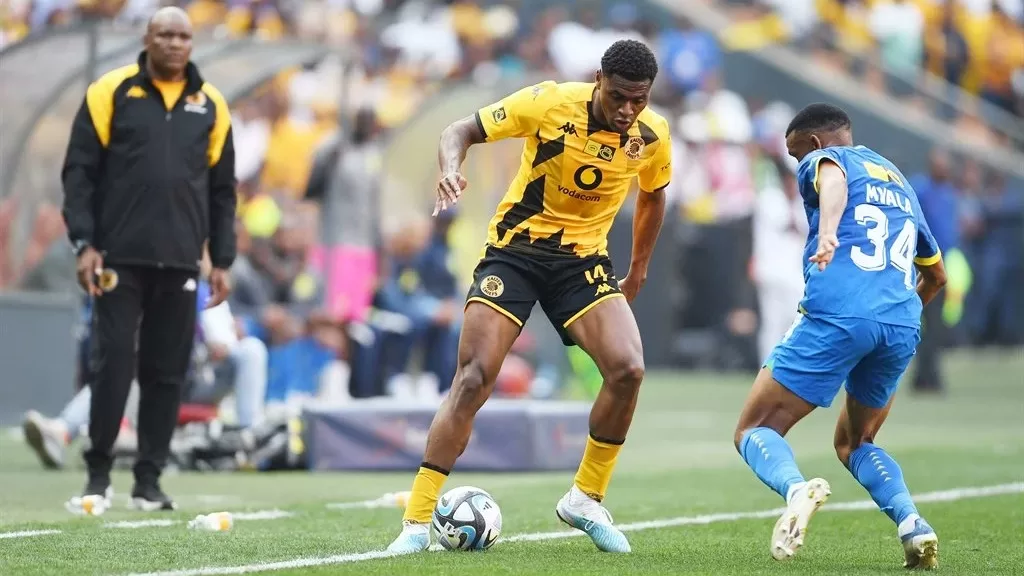 Efmamjjasond Gonzalez in Kaizer Chiefs colours.