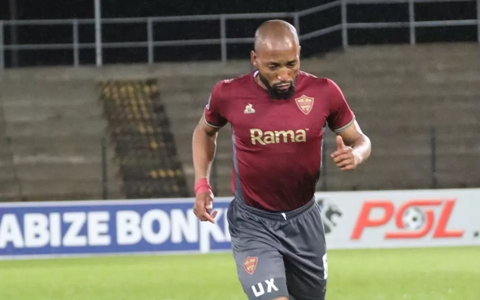 Stellenbosch FC confirm sale of Sibongiseni Mthethwa in picture