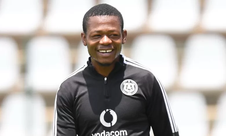 Ndumiso Mabena smilling during a training session