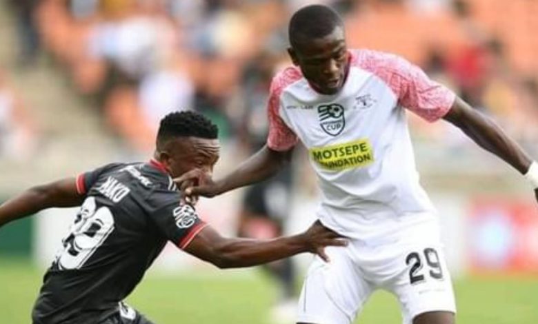 Dondol Stars' Tshepo Skhosana and Paseka Mako in action