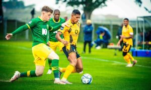kaizer Chiefs' Edson Castillo against Golden Arrows' Bradley Cross