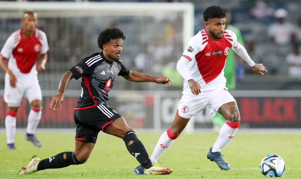 Cape Town Spurs in action against Orlando Pirates in the Carling Knockout Cup