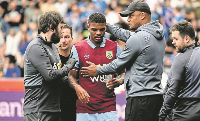 Burnley FC boss Vincent Kompany and striker Lyle Foster.