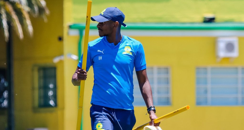 Rulani Mokwena points out Mamelodi Sundowns’ major improvement this seasoRulani points out Sundowns’ major improvement this season
n
