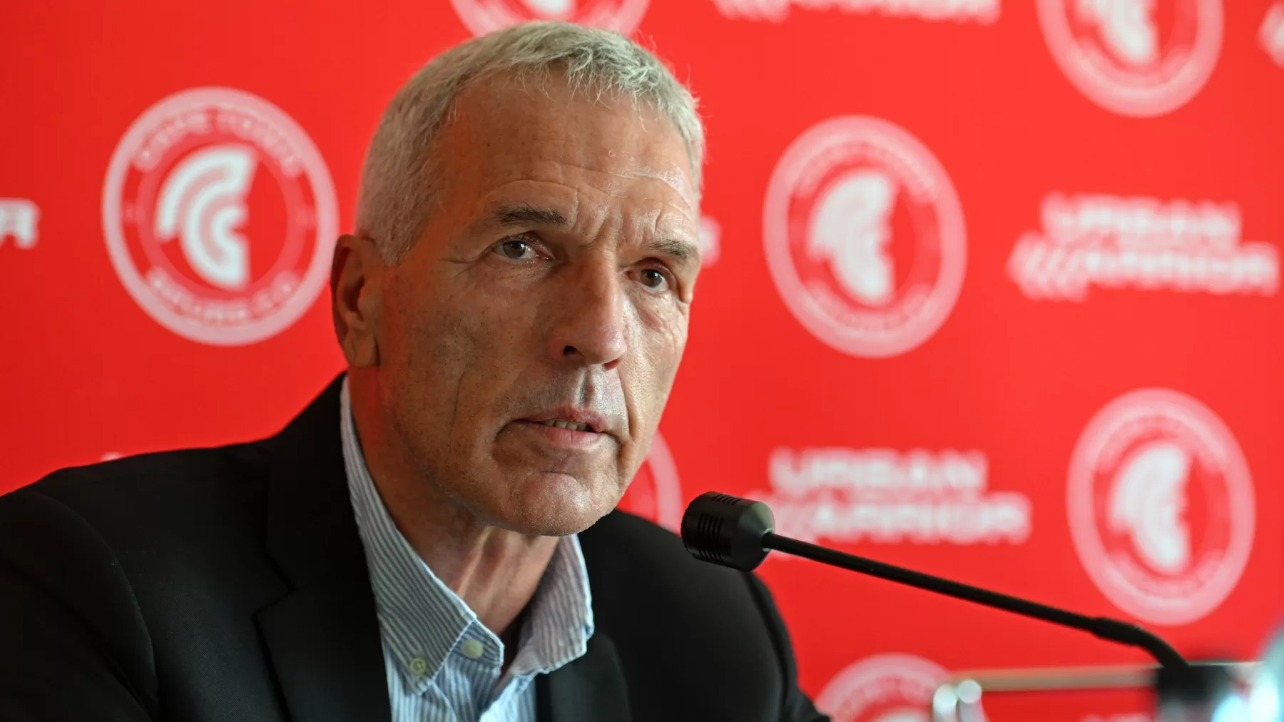 Cape Town Spurs head coach Ernst Middendorp addressing the media.