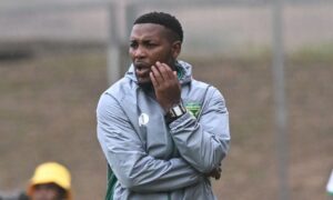 Mabhuti Khenyeza giving instructions on the touchline