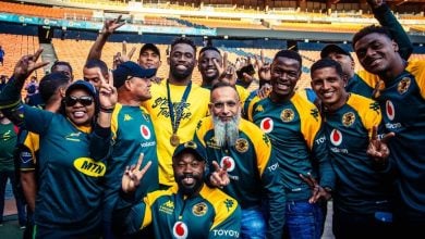 Kaizer Chiefs players and staff with Siya Kolisi during the World Cup trophy tour