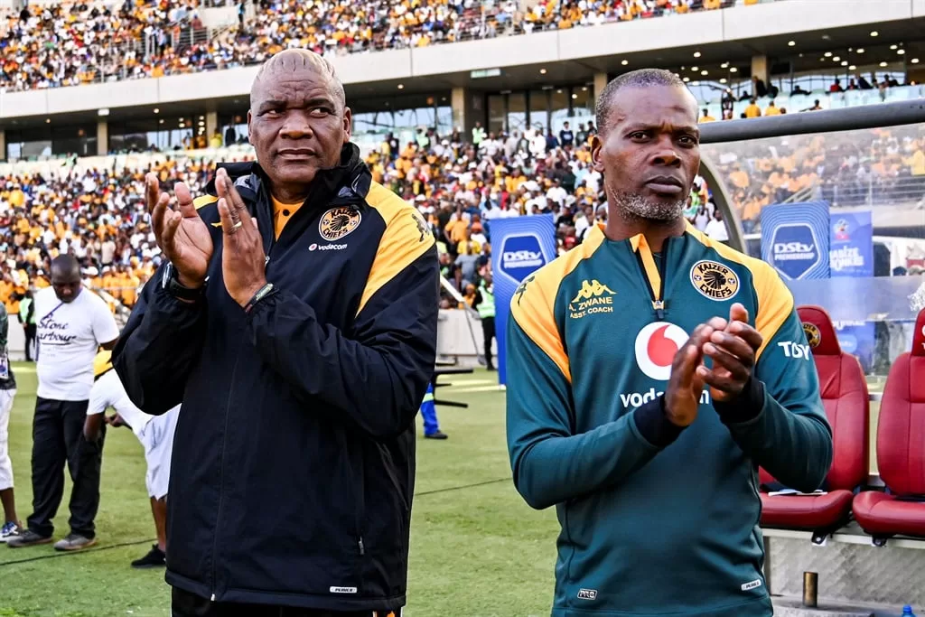 Molefi Ntseki and Arthur Zwane before a Kaizer Chiefs game