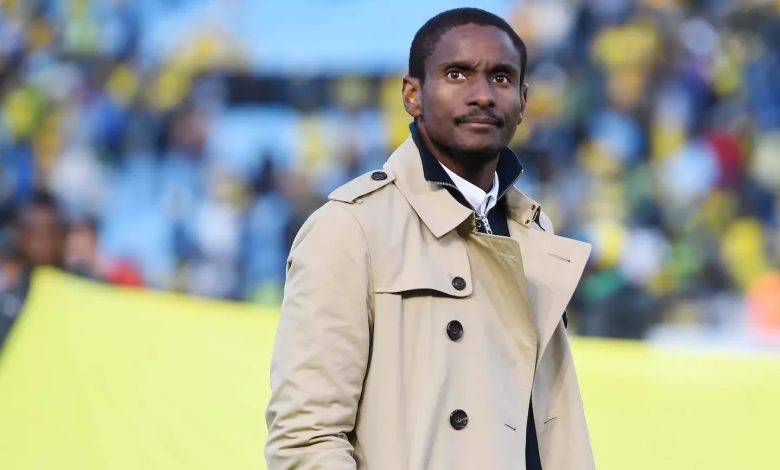 Rulani Mokwena on the sidelines during a Mamelodi Sundowns match