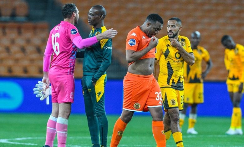 Itumeleng Khune and Kaizer Chiefs walking off the pitch after a defeat