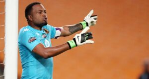Itumeleng Khune in action for Kaizer Chiefs in the Carling Knockout Cup
