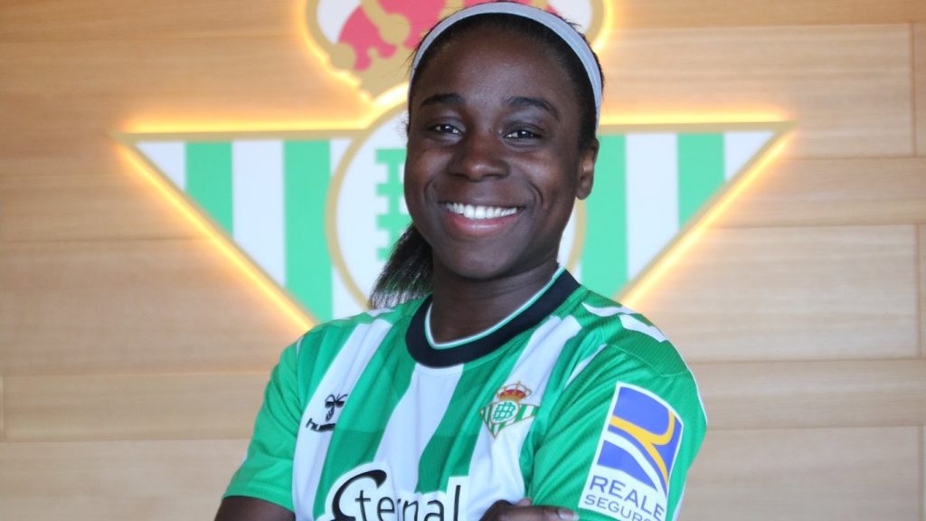 Former Banyana Banyana forward Ode Fulutudilu in Real Betis colours.