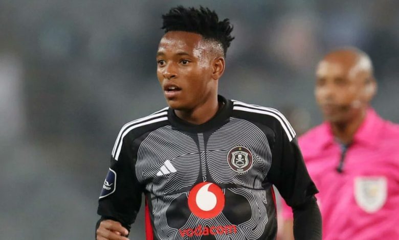 Relebohile Mofokeng in action for Orlando Pirates