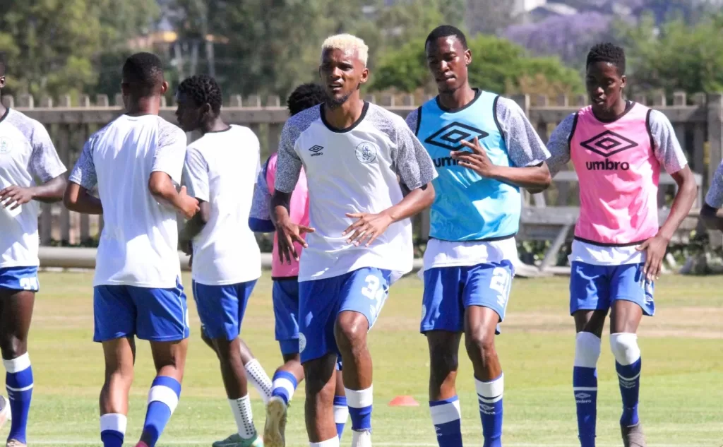 Riyaaz Ismail infront with blonde hair during a training session at Pretoria Callies
