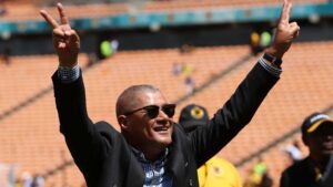 Former midfield grafter Tinashe Nengomasha believes Kaizer Chiefs interim coach Cavin Johnson has done well