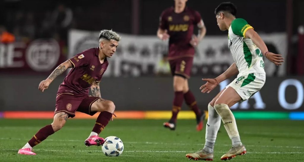 Matias Esquivel in action for Lunus in the Argentine Primera Division