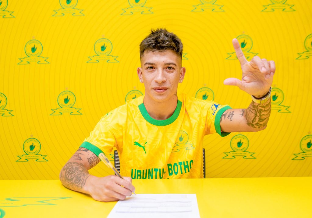 Matías Esquivel after signing his Mamelodi Sundowns contract