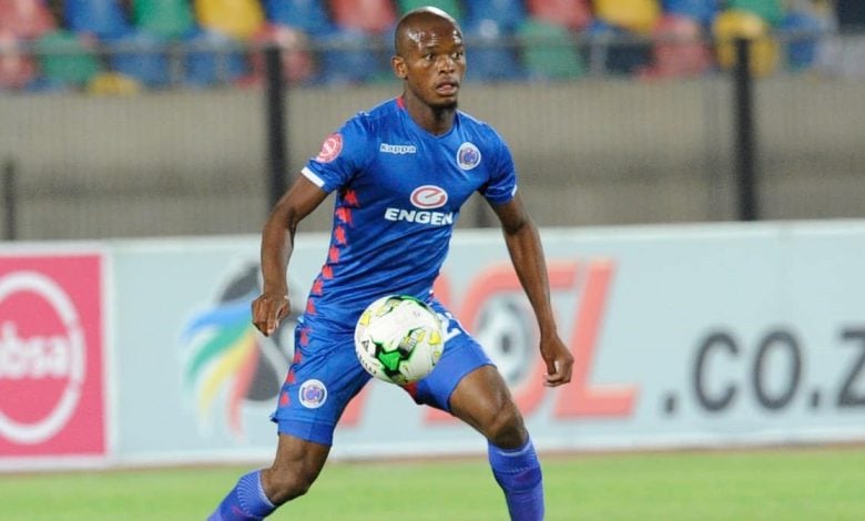 Phumlani Ntshangase training at former club