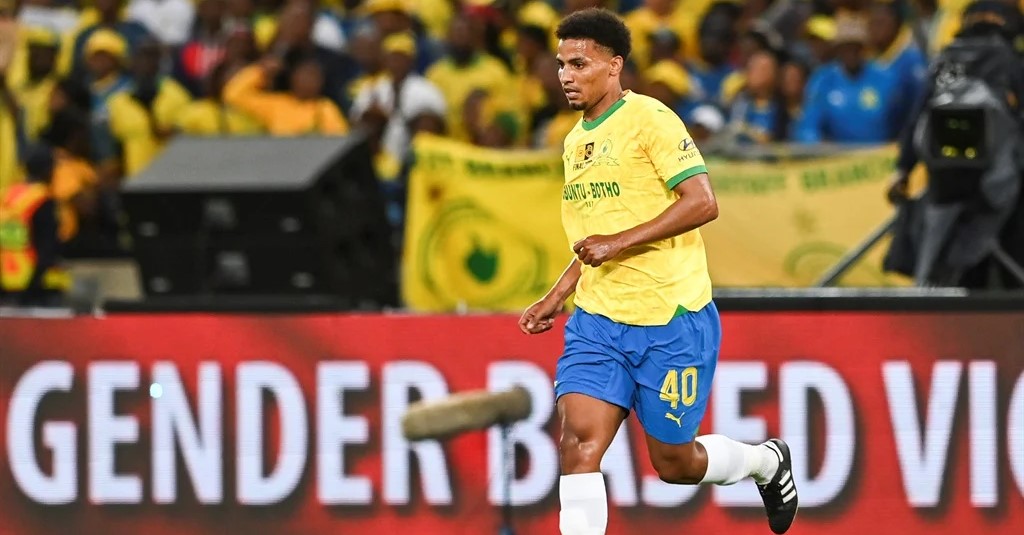 Rivaldo Coetzee in action for Mamelodi Sundowns in the MTN8