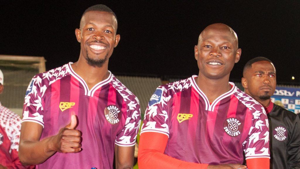 Vusi Sibiya and Sipho Sibiya in Moroka Swallows colours.