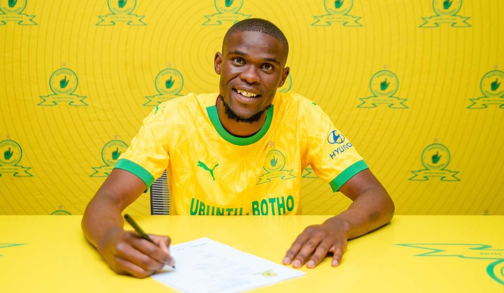 Zuko Mdunyelwa signing Mamelodi Sundowns contract at Chloorkop