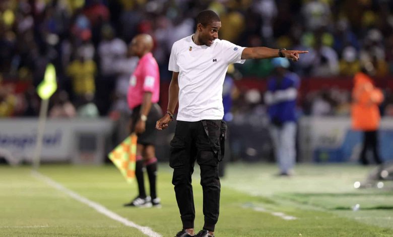 Rulani Mokwena in the sidelines during a Mamelodi Sundowns match