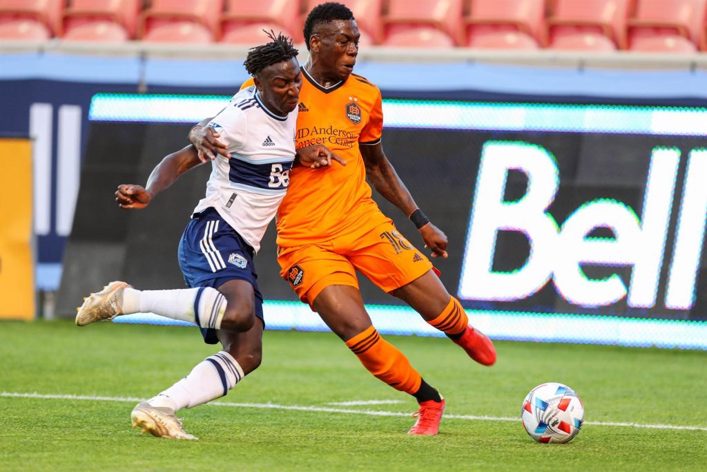 Teenage Hadebe is set to rejoin the Turkish Super Lig after his Major League Soccer exit