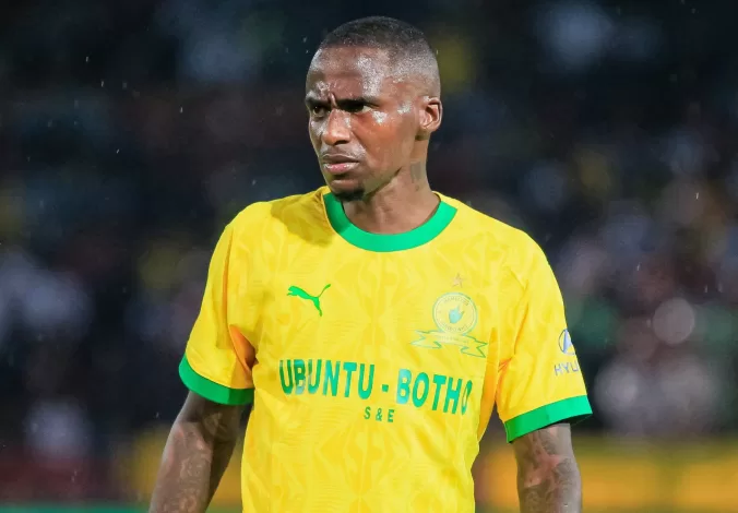 Thembinkosi Lorch in action for Mamelodi Sundowns