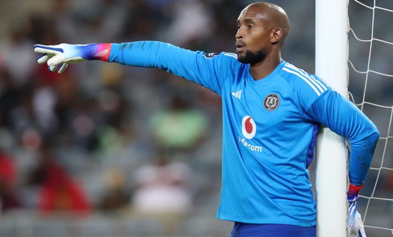 Melusi Buthelezi in action for Orlando Pirates in the DStv Premiership