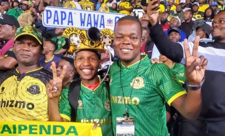 Papa Wawa with Young Africans supporters