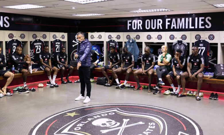 Jose Riveiro of Orlando Pirates in the changing room with his players