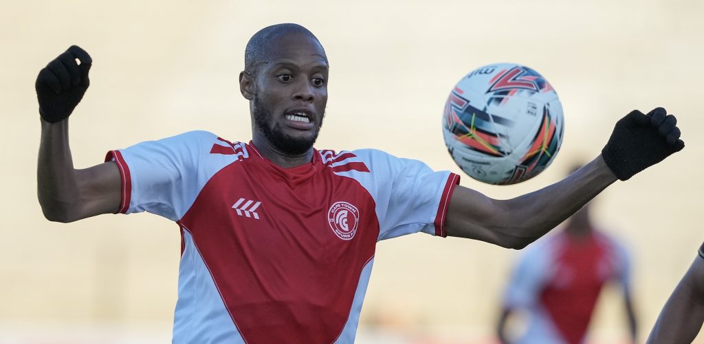 Luvuyo Phewa in Cape Town Spurs colours