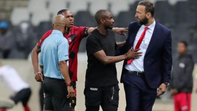 Rulani Mokwena and Sead Ramovic on the sidelines during a match