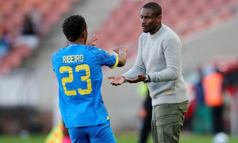 Rulani Mokwena with Lucas Ribeiro on the sidelines during Mamelodi Sundowns match