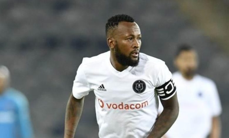 Mpho Makola in action for Orlando Pirates