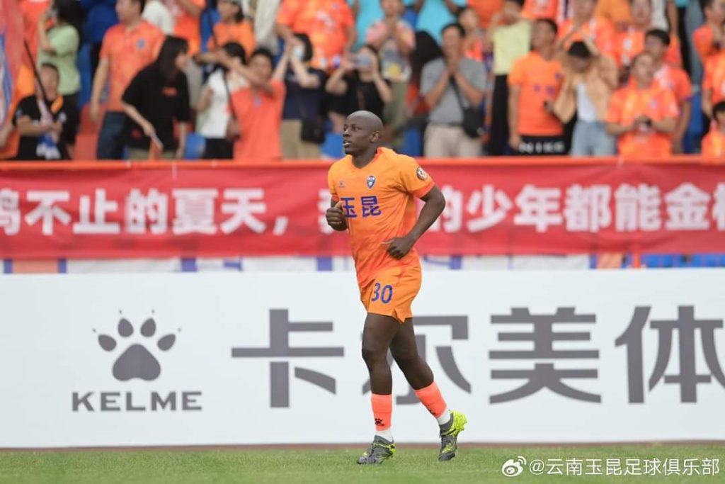 A former Mamelodi Sundowns marksman is ageing like fine wine as he keeps defying odds of age in the Chinese football ranks.